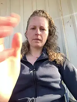 Girlnina-1995 online show from March 6, 2026, 11:05 am