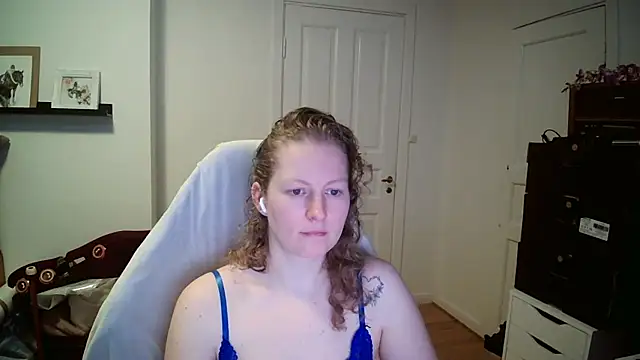 Girlnina-1995 online show from February 10, 2026, 9:52 am