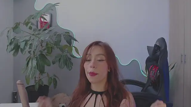 LauPolett online show from April 12, 2026, 9:51 pm