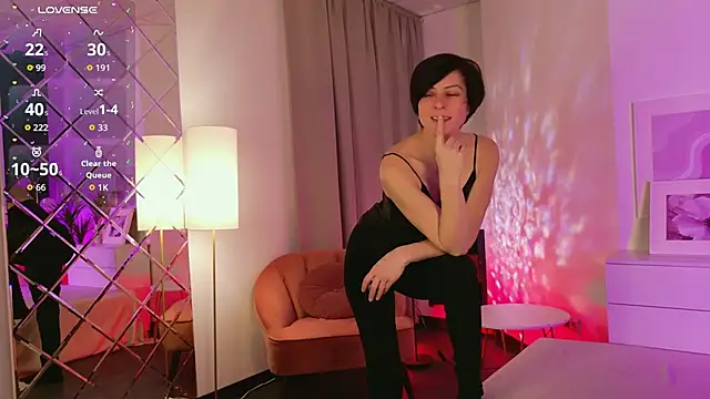 Snapshot of LorenDaze chatting on February 4, 2026, 7:36 am LorenDaze online show from February 4, 2026, 7:36 am