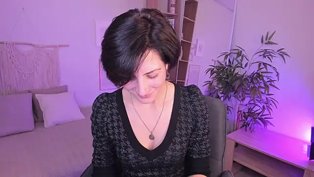 LorenDaze online show from December 19, 2025, 6:49 am