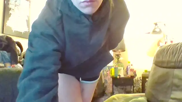 eatmeplease44 online show from November 30, 2025, 11:11 am