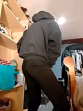 eatmeplease44 online show from April 14, 2026, 3:22 am