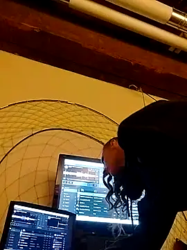 eatmeplease44 online show from December 3, 2025, 11:09 am