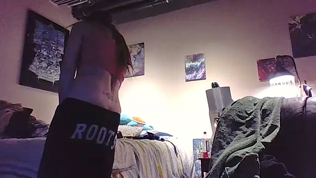 Snapshot of eatmeplease44 chatting on February 8, 2026, 5:10 pm eatmeplease44 online show from February 8, 2026, 5:10 pm