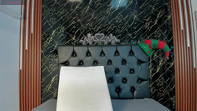 Tamara-evans online show from December 1, 2025, 7:04 pm