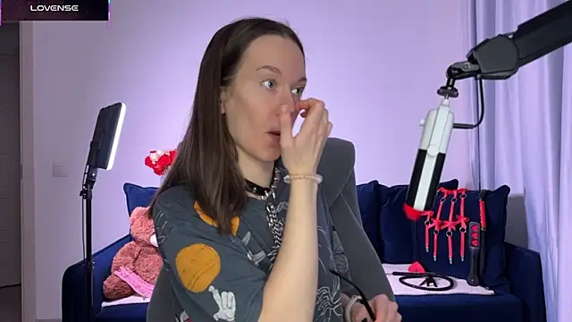 DivineBite online show from October 21, 2025, 5:12 pm