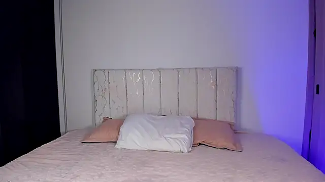 liagirl cute online show from November 21, 2025, 5:06 am