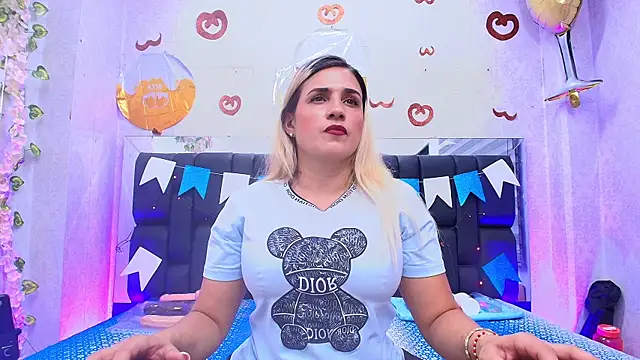  carolina fox online show from September 23, 2025, 3:13 am