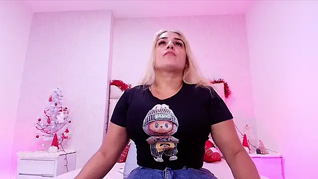  carolina fox online show from December 21, 2025, 3:08 am