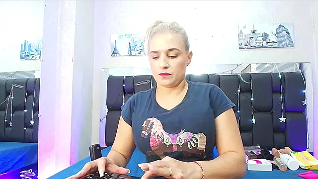  carolina fox online show from March 20, 2025, 3:02 am