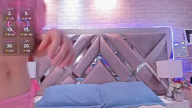 lixie  online show from February 20, 2025, 8:47 pm