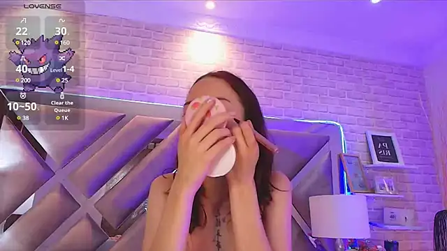 lixie  online show from March 10, 2025, 8:34 pm