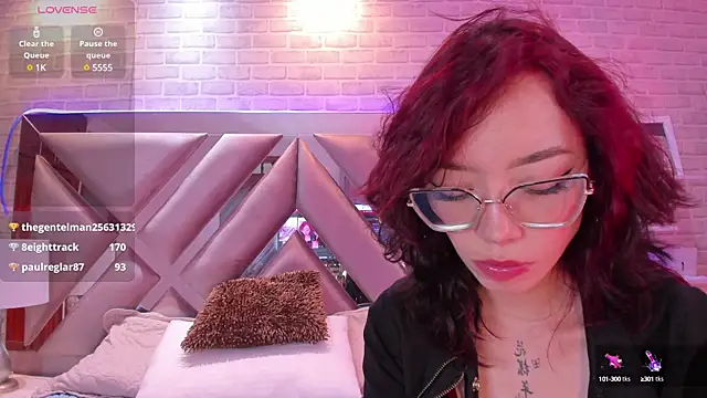 lixie  online show from January 23, 2025, 8:35 pm