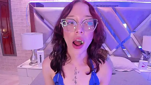 lixie  online show from February 3, 2025, 11:58 pm