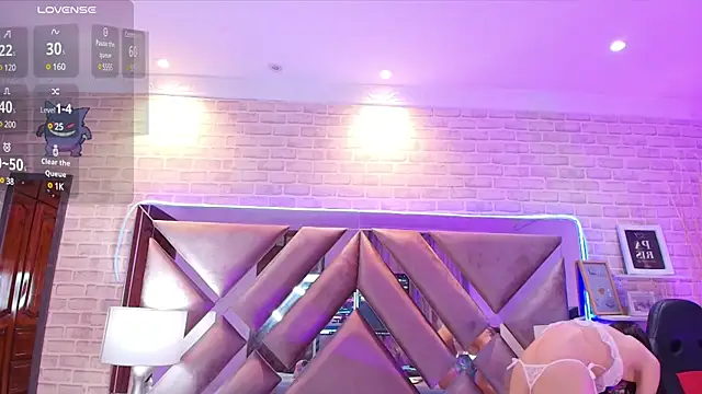 lixie  online show from March 14, 2025, 8:49 pm