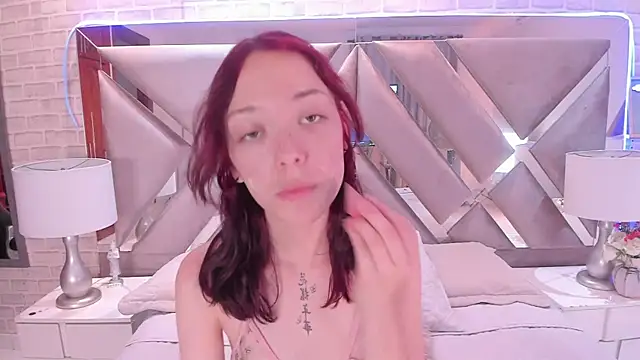 lixie  online show from February 13, 2025, 8:24 pm