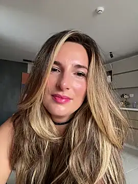 Snapshot of Thescorpionfr chatting on March 6, 2026, 2:56 pm Thescorpionfr online show from March 6, 2026, 2:56 pm