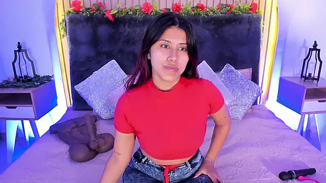 Karlagonzales  online show from October 12, 2025, 11:11 am