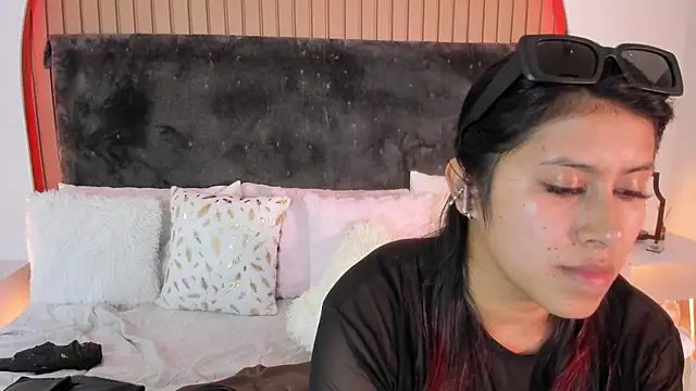 Karlagonzales  online show from May 9, 2026, 7:28 pm