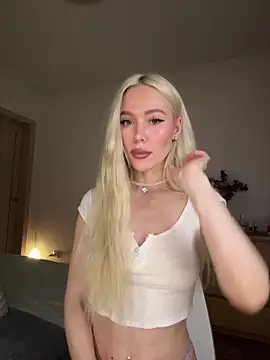 xDinnax online show from November 22, 2025, 3:38 am