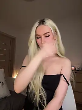 xDinnax online show from November 2, 2025, 1:27 pm