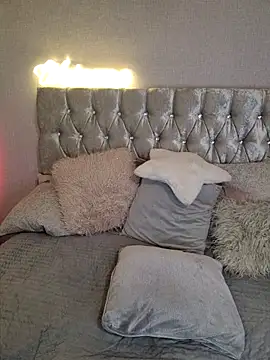 xxkhaleesixx online show from October 13, 2025, 2:29 pm