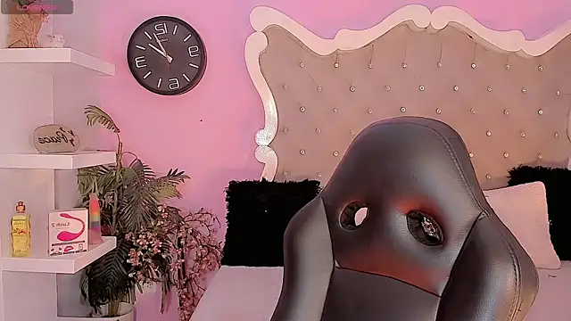 LeyXandrabraz online show from September 20, 2025, 8:14 pm