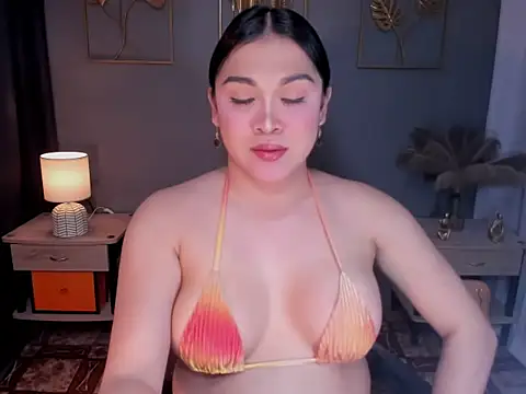 MaxeneCullens online show from October 11, 2025, 8:04 am