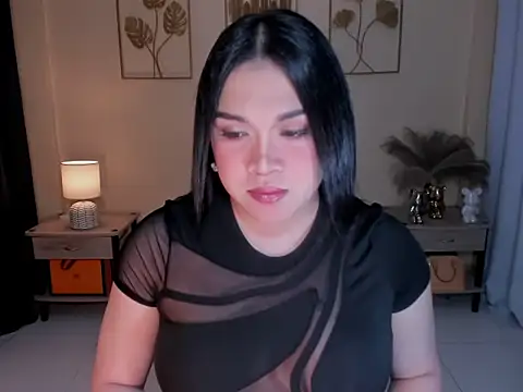 Snapshot of MaxeneCullens chatting on April 8, 2026, 6:37 am MaxeneCullens online show from April 8, 2026, 6:37 am