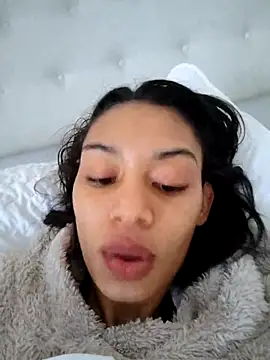 Leaberry online show from September 19, 2025, 4:11 pm