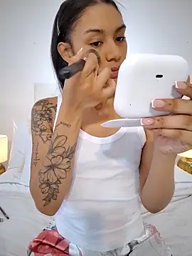 Leaberry online show from September 18, 2025, 8:34 pm