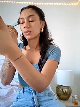 Leaberry online show from September 10, 2025, 1:54 pm