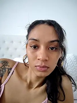 Leaberry online show from October 25, 2025, 5:46 pm