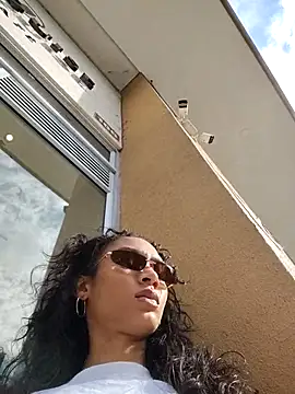 Leaberry online show from October 20, 2025, 8:31 pm