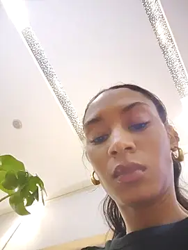 Leaberry online show from December 22, 2025, 4:51 pm