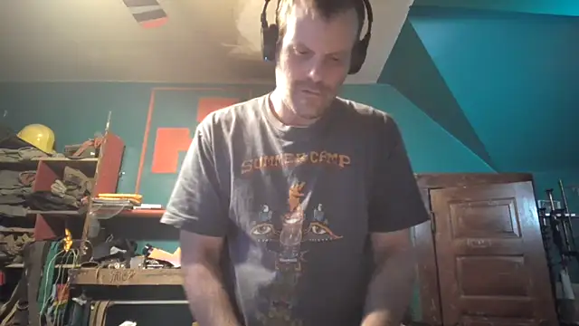 charactrzero online show from April 11, 2026, 7:45 am