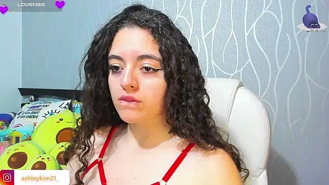 AshleyKim  online show from October 25, 2025, 11:49 pm