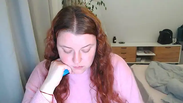 PolinaSalvatore online show from April 15, 2026, 5:06 pm