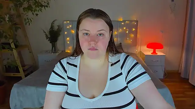 PolinaSalvatore online show from October 30, 2025, 2:04 pm