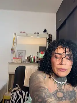 girl tatto13 online show from November 16, 2025, 11:30 pm