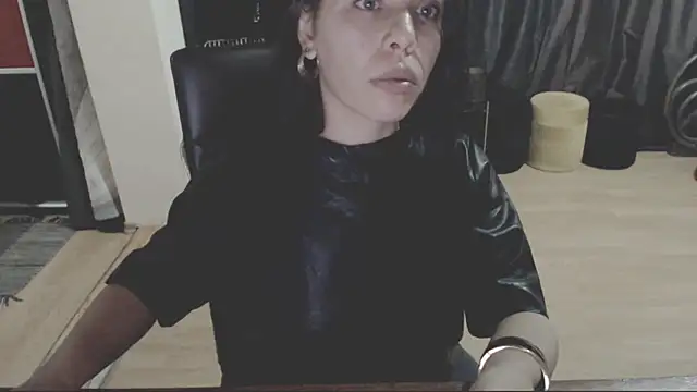 GoldenSasha online show from November 14, 2025, 9:29 pm