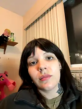 SweetMaisie online show from October 1, 2025, 7:13 am