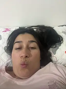 Snapshot of andreaisis2 chatting on June 16, 2026, 3:06 am andreaisis2 online show from June 16, 2026, 3:06 am