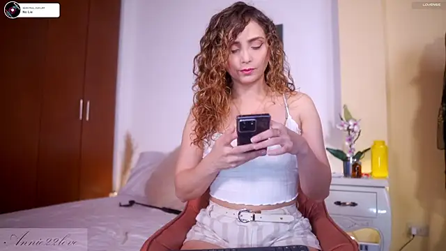 Snapshot of annie22love chatting on February 10, 2025, 9:58 pm annie22love online show from February 10, 2025, 9:58 pm