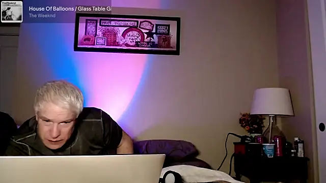 Snarfle82 online show from December 16, 2025, 9:46 am