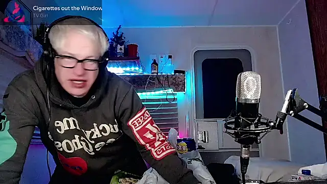 Snarfle82 online show from March 12, 2025, 5:57 am