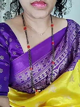 Snapshot of Indian_desi_wife chatting on July 5, 2026, 4:47 pm Indian desi wife online show from July 5, 2026, 4:47 pm
