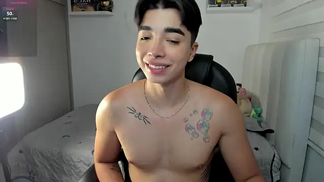 santy7v7 online show from November 20, 2025, 1:23 pm