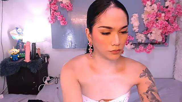 Oriental Tiara online show from October 5, 2025, 3:08 am